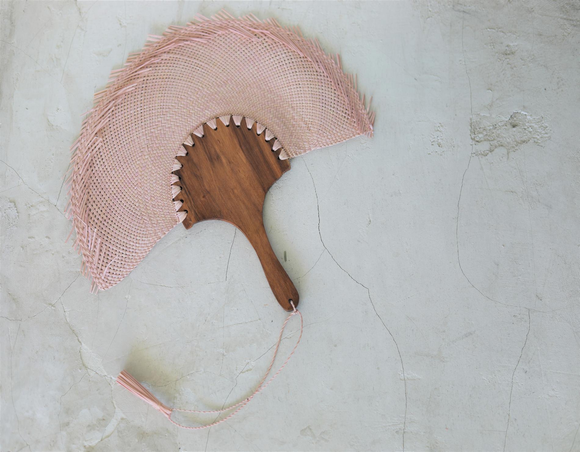 SOFT PINK