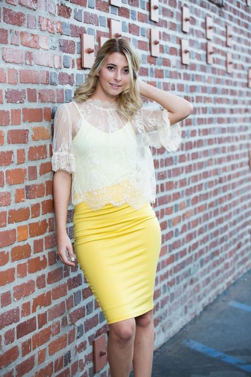 YELLOW MACARON