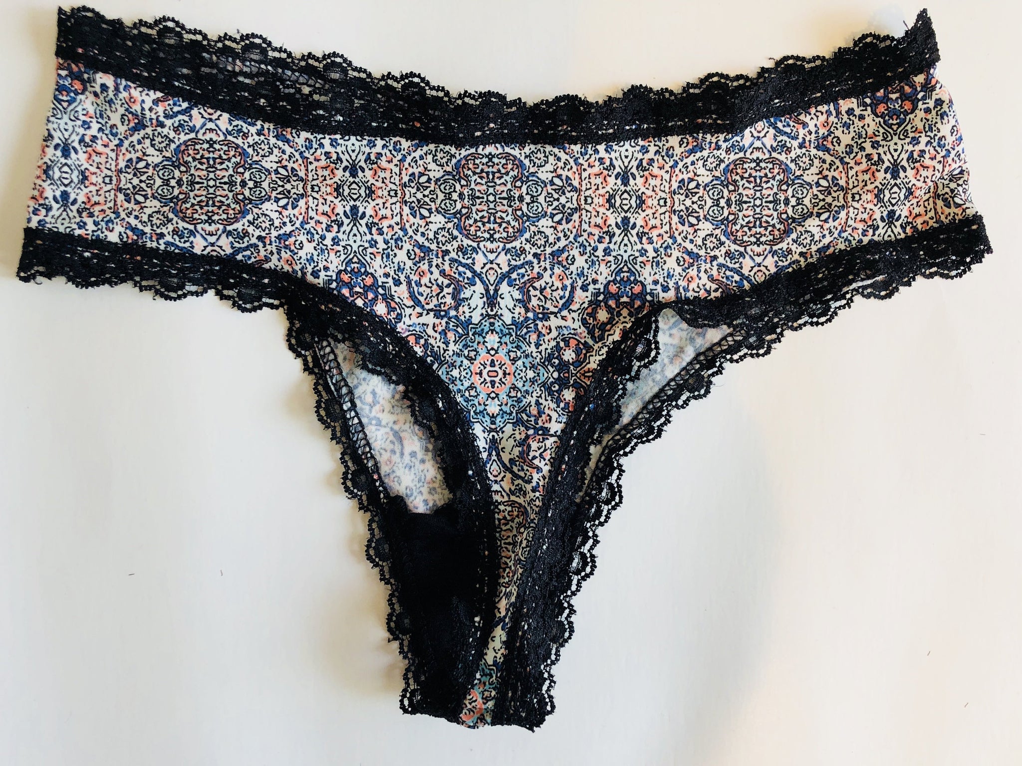 CUTE THONG