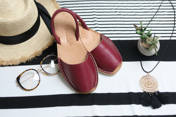 VICTORIA DULCE VITA LEATHER SANDALS