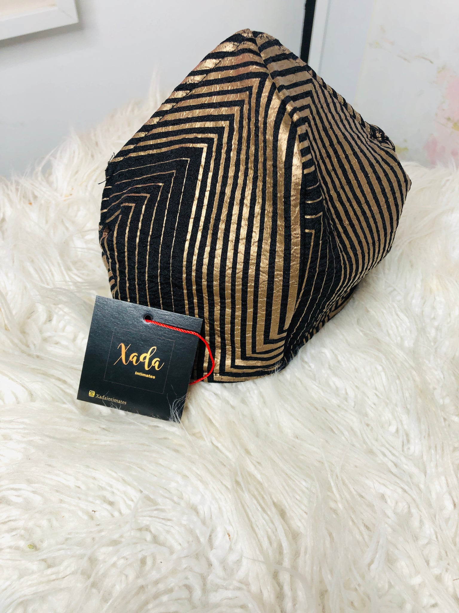 Gold stripe mask